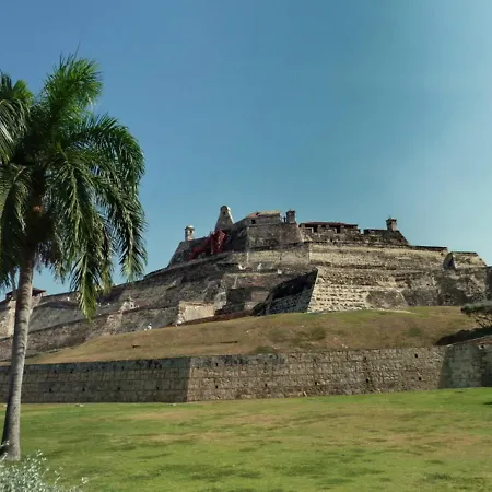 Tr-a5d De Doble Cerca Al Castillo De San Felipe Con Piscina, Aire Acondicionado Y Wifi Apartamento Cartagena